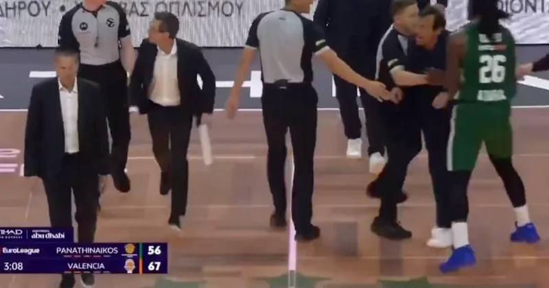 Ergin Ataman çılgına döndü! Hakemler sakinleştirdi Sözcü Gazetesi