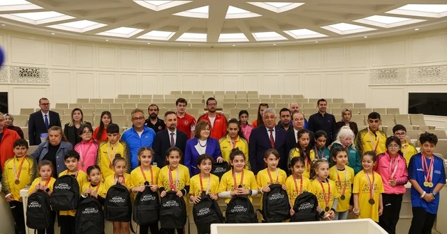 Başkan Şahin, şampiyon sporcularla bir araya geldi Gaziantep Haberleri