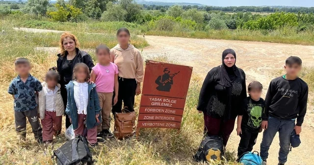 Yurt dışına kaçmak isteyen 32 düzensiz göçmen sınır hattında yakalandı Uzunköprü kırsalında düzensiz göç ve göçmen kaçakçılığına yönelik operasyonlar sürüyor Edirne Haberleri