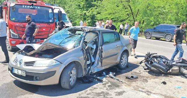 Motosiklet, akaryakıt istasyonuna dönen otomobile çarptı: 1 ölü, 1 yaralı Zonguldak Haberleri