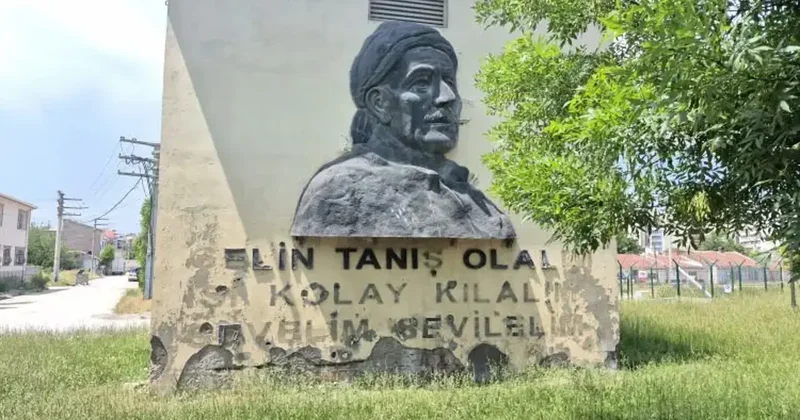Eskişehir de utandıran manzara: Yunus Emre’nin adı tartışma yarattı