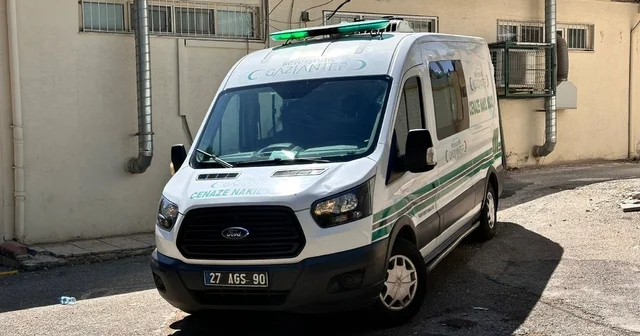 Gaziantep te motosiklet bariyerlere çarptı: Genç sürücü hayatını kaybetti Gaziantep Haberleri