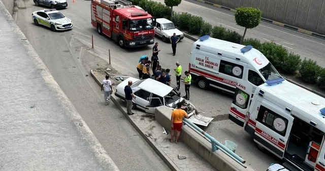 Hurdaya dönen Tofaş taki 3 kişi yaralandı Hatay Haberleri