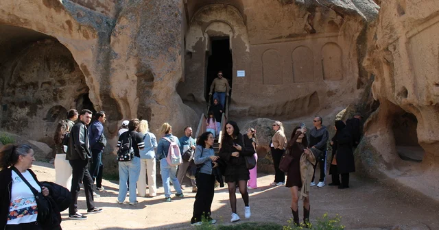 Kapadokya nın en büyük katedralinde turist yoğunluğu Aksaray Haberleri