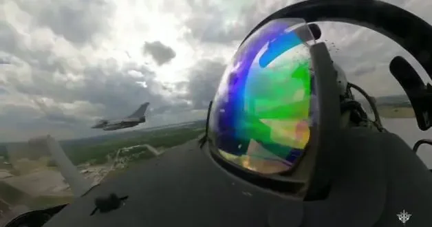 Fransız jetleri 11 Rus uçağıyla karşı karşıya geldi! İşte o anlar