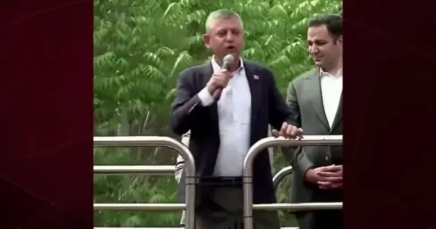Özgür Özel in kürsüye çıkardığı ismin KKTC sicili
