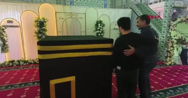 Zihinsel engelli genmcin Kabe özlemi herkesi duygulandırdı