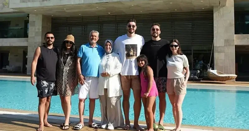 Milli basketbolcu Alperen Şengün, Antalya da ailesi ile birlikte tatil yaptı