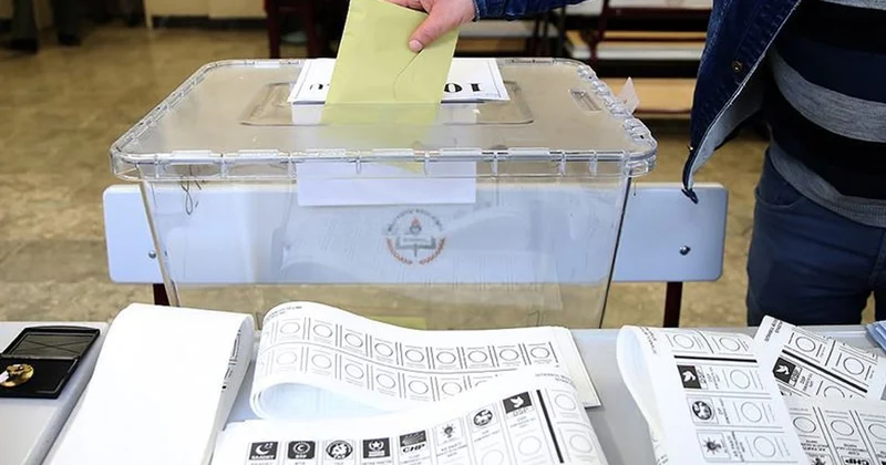 Üç şehirde oy verme işlemi başladı: 27 parti yarışıyor Sözcü Gazetesi