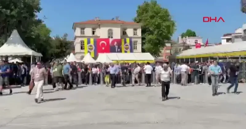 Fenerbahçe de başkanlık seçimi için oy verme işlemi başladı