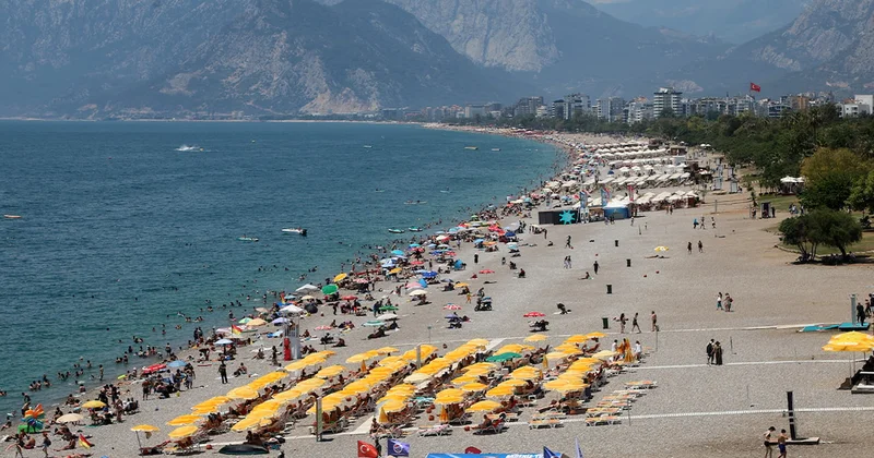 Antalya’da sahiller doldu taştı Sözcü Gazetesi