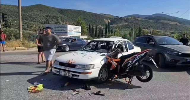 Motosiklet otomobile ok gibi saplandı Aydın Haberleri