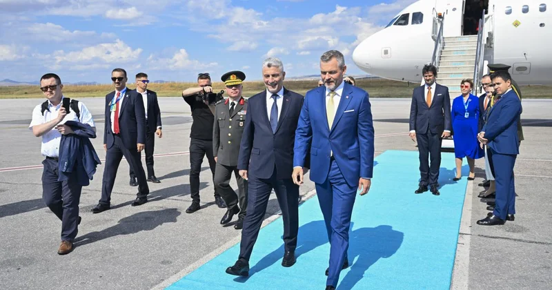 Bakan Bolat, Ankara ya gelen bazı konuk liderleri karşıladı