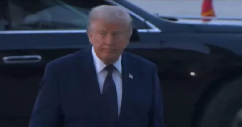 Trump, mehter marşını OK işaretiyle onayladı