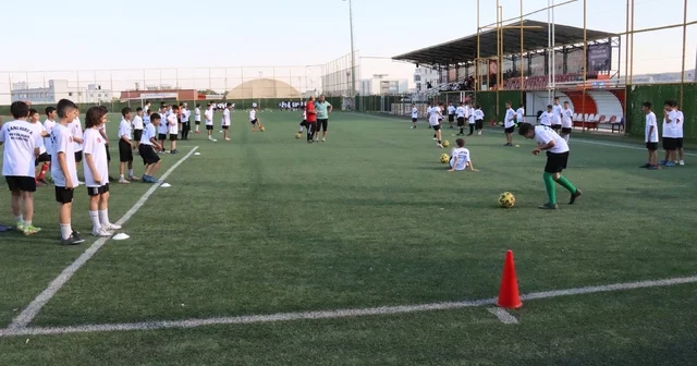 Şanlıurfa Büyükşehir Belediyesi binlerce çocuğu futbolla buluşturuyor Şanlıurfa Haberleri Habertürk Yerel Haberler
