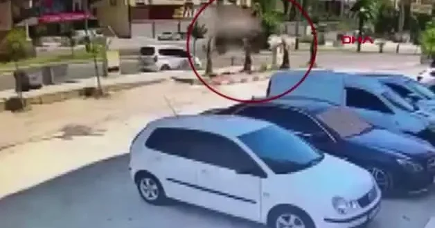 Zırhlı araç takla attı; 2 polis yaralandı
