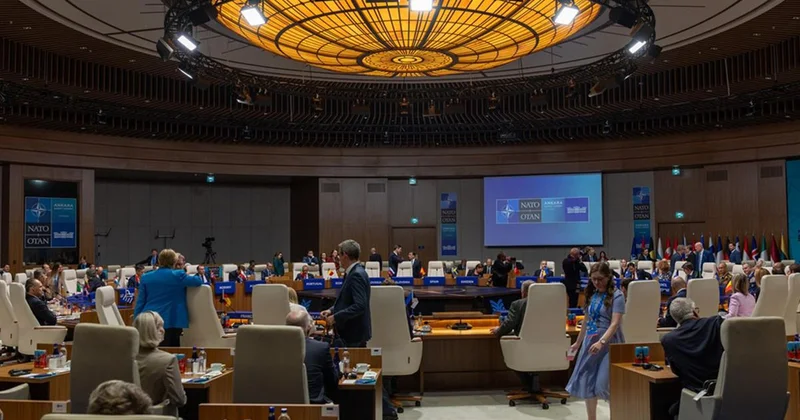 NATO Zirvesi nde 50 Milyar Dolar Değerinde Anlaşma