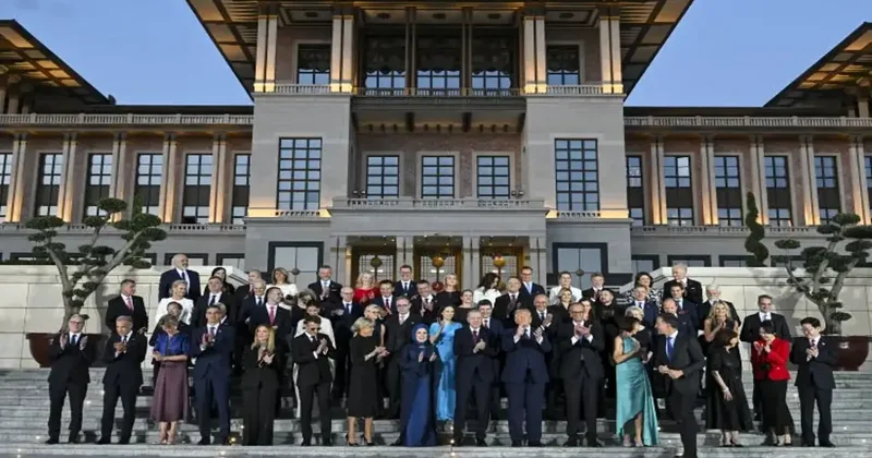 Ankara da NATO Zirvesi resepsiyonu: Külliye de aile fotoğrafı