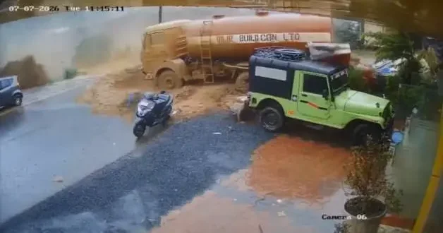 Hindistan’da heyelan tankeri ve insanları sürükledi: 5 ölü, 9 yaralı