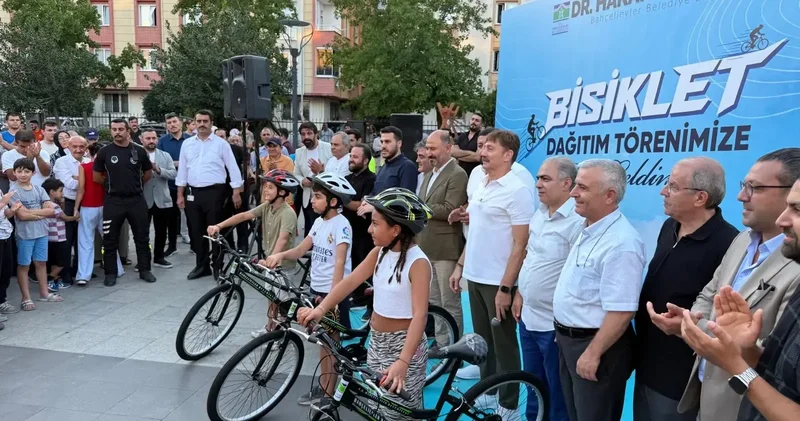 Bahçelievler’de 4 bin 300 çocuğa bisiklet dağıtıldı