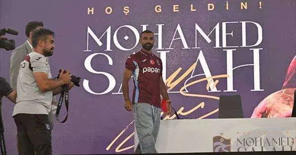 Trabzon da Salah coşkusu! Mısırlı Papara Park ta imzayı attı