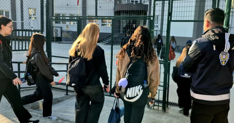 81 ilde düğmeye basıldı! Okullara 30 bin yeni güvenlik görevlisi