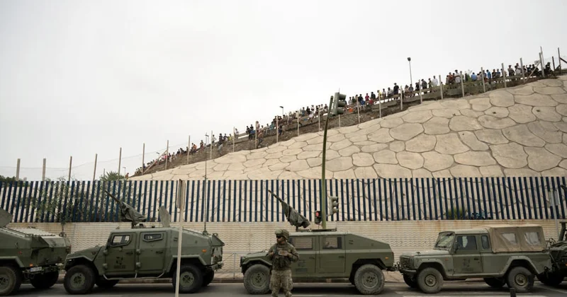 Faslı mülteciler avrupa birliği nde büyük çatlak açtı: İspanya sınırlarını kapatan İtalya ya Pazartesi gününe kadar süre Sözcü Gazetesi