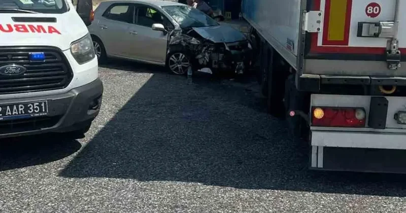 Kapıkule yolunda otomobil ile tır çarpıştı: 1 yaralı