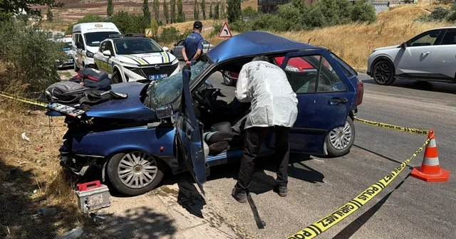 Çöp kamyonuyla TIR ın çarptığı otomobil, 76 metre sürüklendi: 1 ölü, 1 ağır yaralı Eskişehir Haberleri Habertürk Yerel Haberler