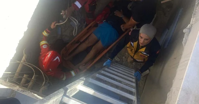 Bodrum da 5 metre derinliğindeki havuzun makine dairesine düşen kişi kurtarıldı Muğla Haberleri Habertürk Yerel Haberler