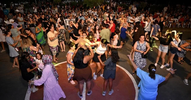 Mersin de Yaz Dostum konserleri vatandaşları müzikle buluşturuyor Mersin Haberleri Habertürk Yerel Haberler