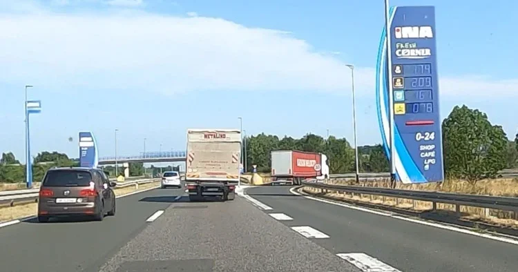 Gurbetçi benzinlikte karısını unuttu
