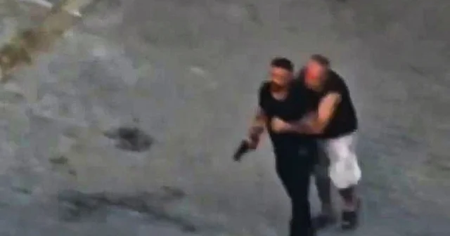 Taziye evindeki kavgada silah çekip husumetlilerini kovaladı Adana Haberleri Habertürk Yerel Haberler