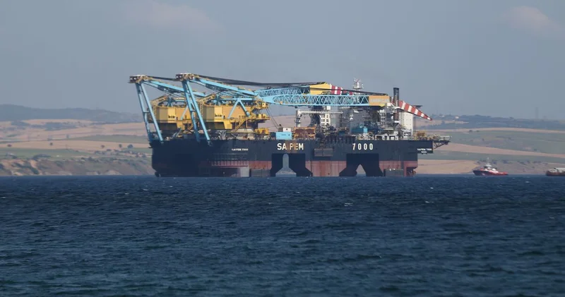 Son dakika haberleri: Dev vinç gemisi Saipem 7000 , Marmara dan Çanakkale Boğazı ndan geçiyor Son dakika haberleri
