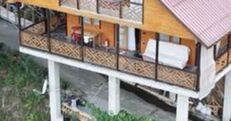 Düz arazi bulamayınca çözümü bunda buldu... Karadeniz usulü villa!