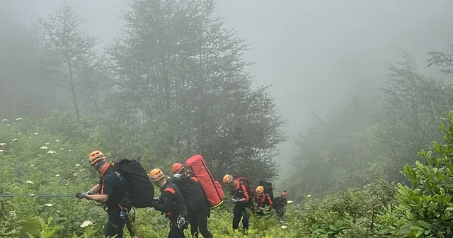 Kayıp kişi, 600 metrelik uçuruma yuvarlanan aracında ölü bulundu Rize Haberleri Habertürk Yerel Haberler