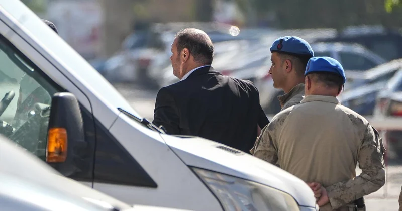 CHP’de, Menderes Belediye Başkanı Çiçek ‘kesin ihraç’ talebiyle disipline sevk edildi