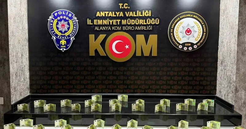 Antalya’da 22 adet kaçak tarihi eser yakalandı