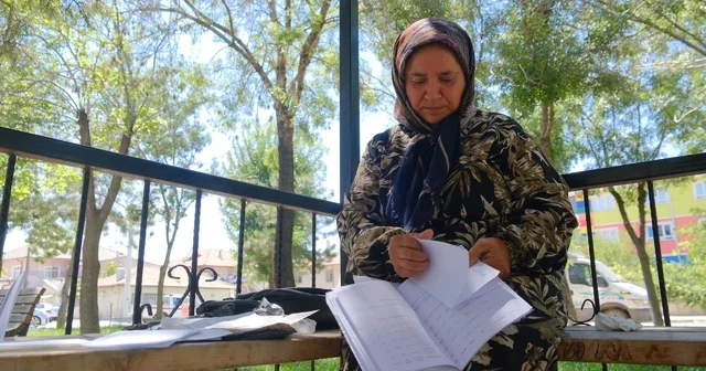 Gözü yaşlı anne 28 yıllık sır perdesinin aralanmasını istiyor Doğumdan 3 hafta sonra kocasının çocuğumuz öldü, hastanedekilere siz gömün dedim dediği kızını, öldüğüne inanmıyorum diyerek 28 yıldır arıyor Karaman Haberleri Habertürk Yerel Haberler
