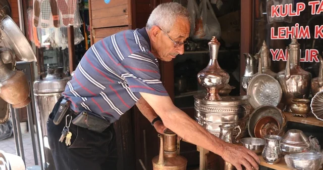 58 yıllık kalay ustası mesleğini yaşatmaya çalışıyor Bolu Haberleri Habertürk Yerel Haberler