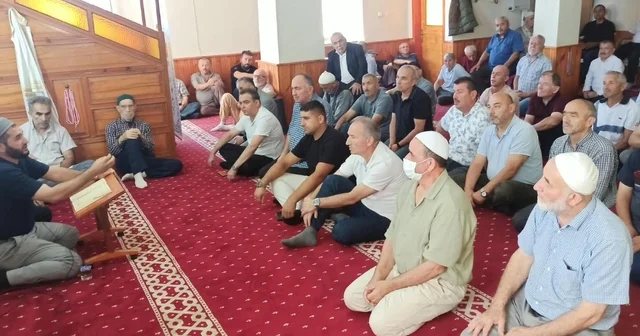 Vatandaşlar Kur an ı Kerim tilavetinde bir araya geldi Zonguldak Haberleri Habertürk Yerel Haberler