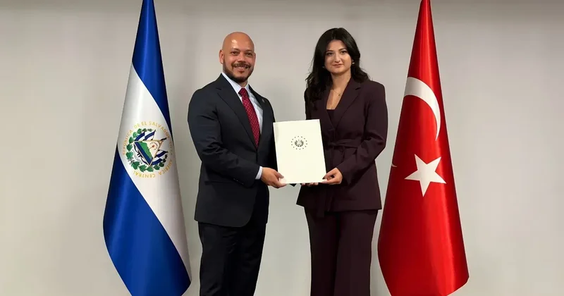 El Salvador, 23 yaşındaki Deveci’yi fahri konsolos olarak atadı