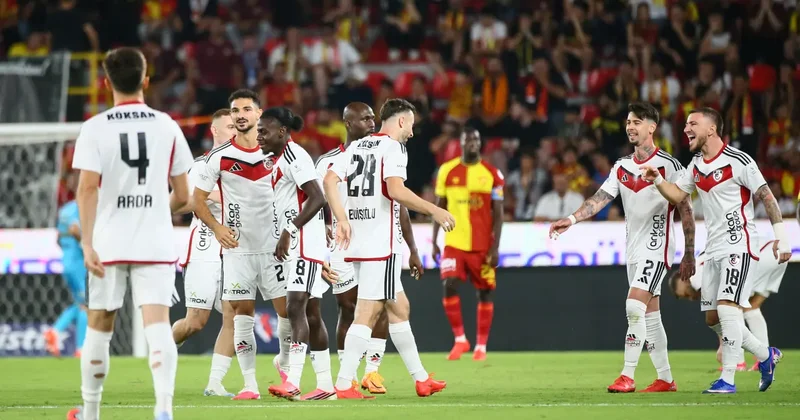 Gaziantep FK dan ilk yarıda gol şov! Göztepe yi İzmir de darmadağın ettiler