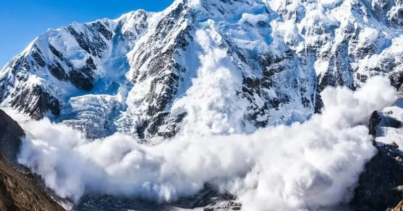 Rusya da çığ faciası: 11 ölü, 6 kayıp!