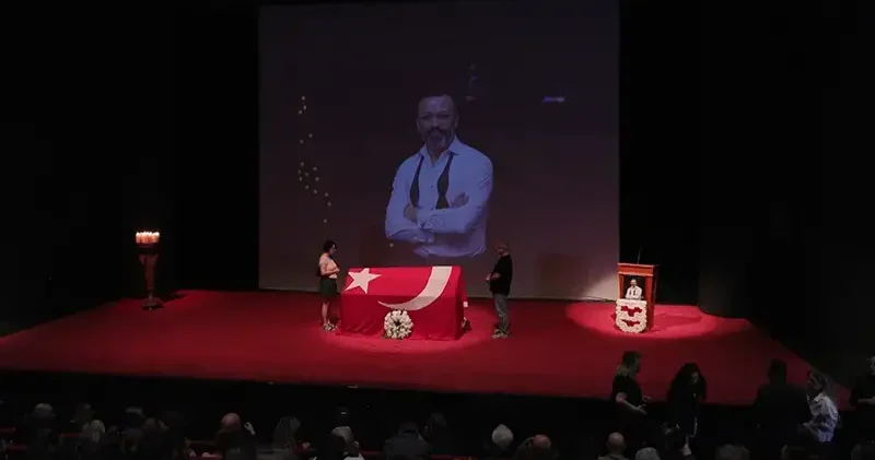 Serhat Kılıç için Harbiye Muhsin Ertuğrul Sahnesi nde anma töreni yapıldı