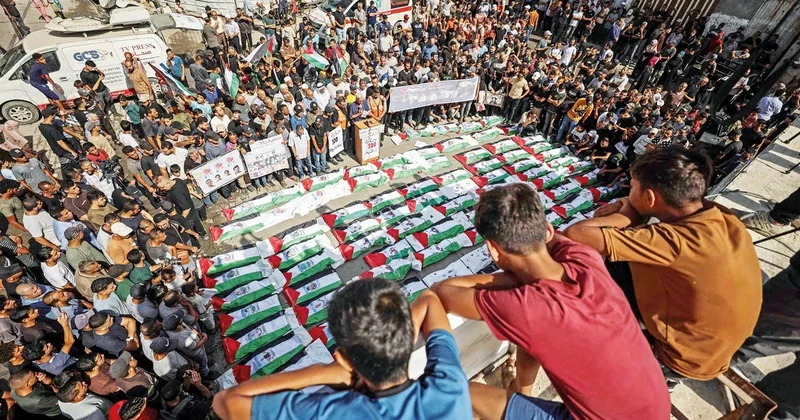 Gazze’de enkaz cenazeleri... 100 kişi daha defnedildi