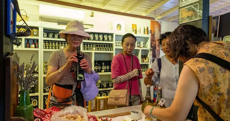 Çinli turistlerin Çanakkale deki yeni gözdesi zeytinyağı oldu
