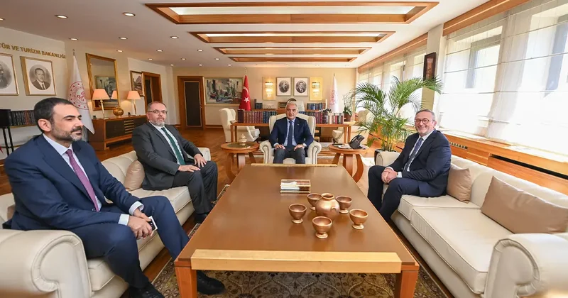 Bakan Ersoy ile Prof. Dr. Erhan Afyoncu’dan tarih ve kültür buluşması