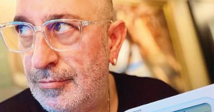 Cem Yılmaz dan nazar boncuklu fotoğraf