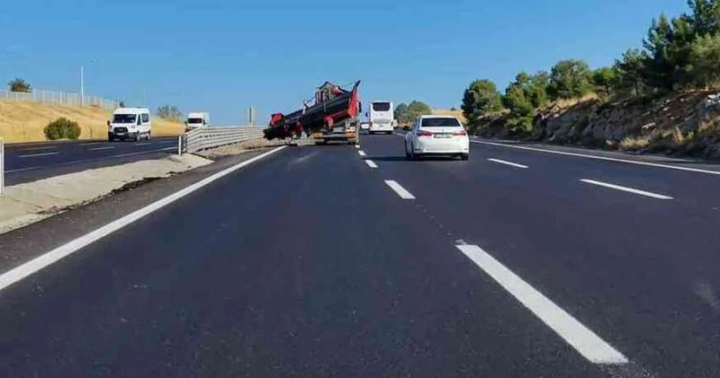 Son dakika haberler: Ankara da feci kaza... Kontrolden çıkan otomobil karşı şeride geçti: 1 ölü, 7 yaralı Son dakika haberleri